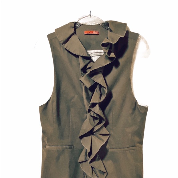 Alice + Olivia Tops - New Alice + Olivia Ruffled Collar Sleeveless Top L